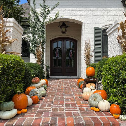 Pumpkin Displays From a Mother and Daughter Duo in Mississippi
