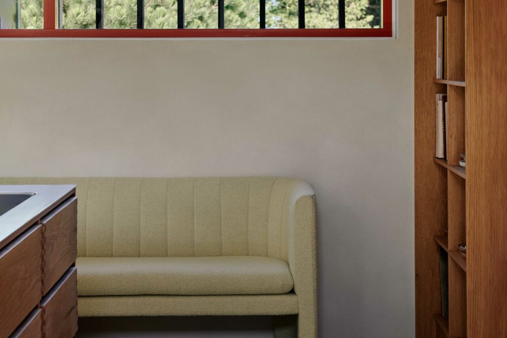 10 Easy Pieces: Apartment Sofas