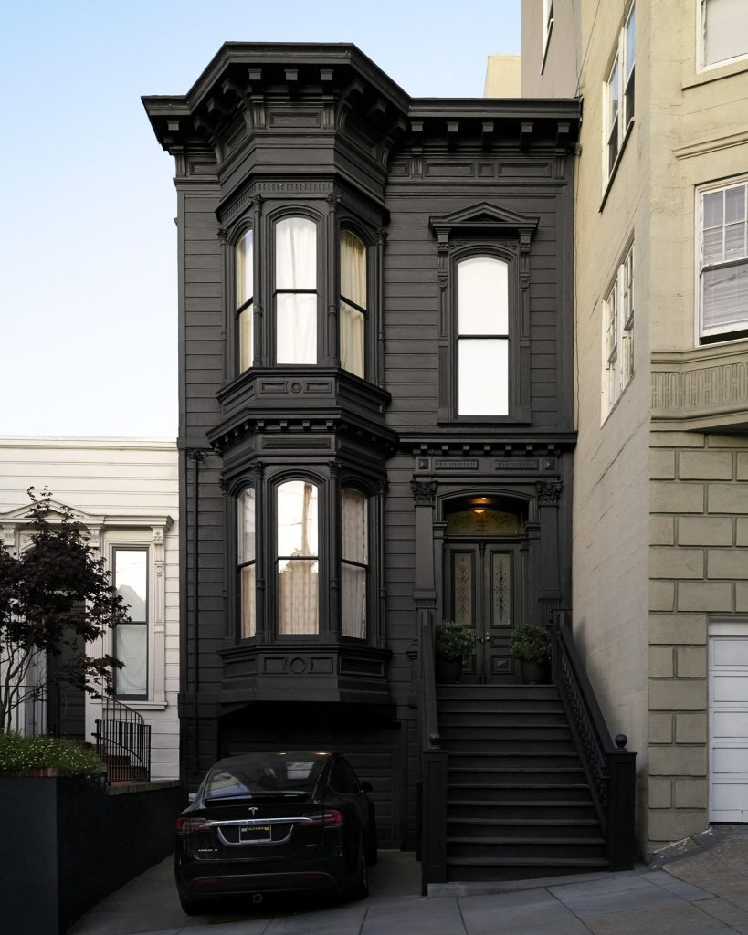 10 Easy Pieces: Architects’ Favorite Black Paint Picks