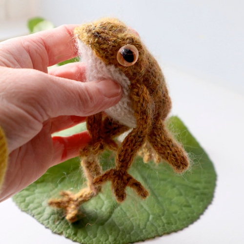 lifelike knitted animal toys free patterns