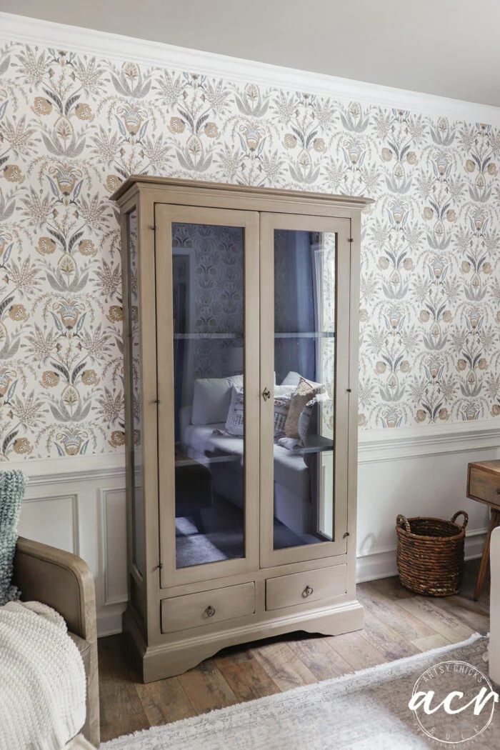 paint a wood look finish 17 wood look cabinet with doors closed