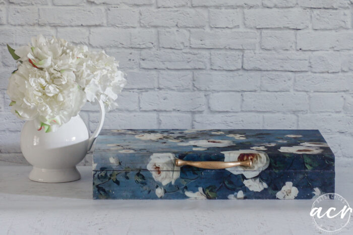 blue and white rose box with gold handle front view