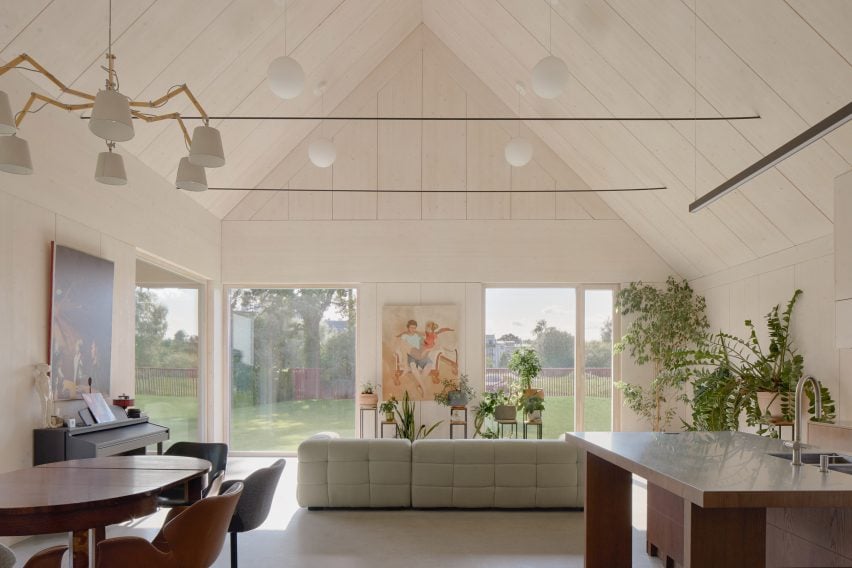 house comet by gaiss