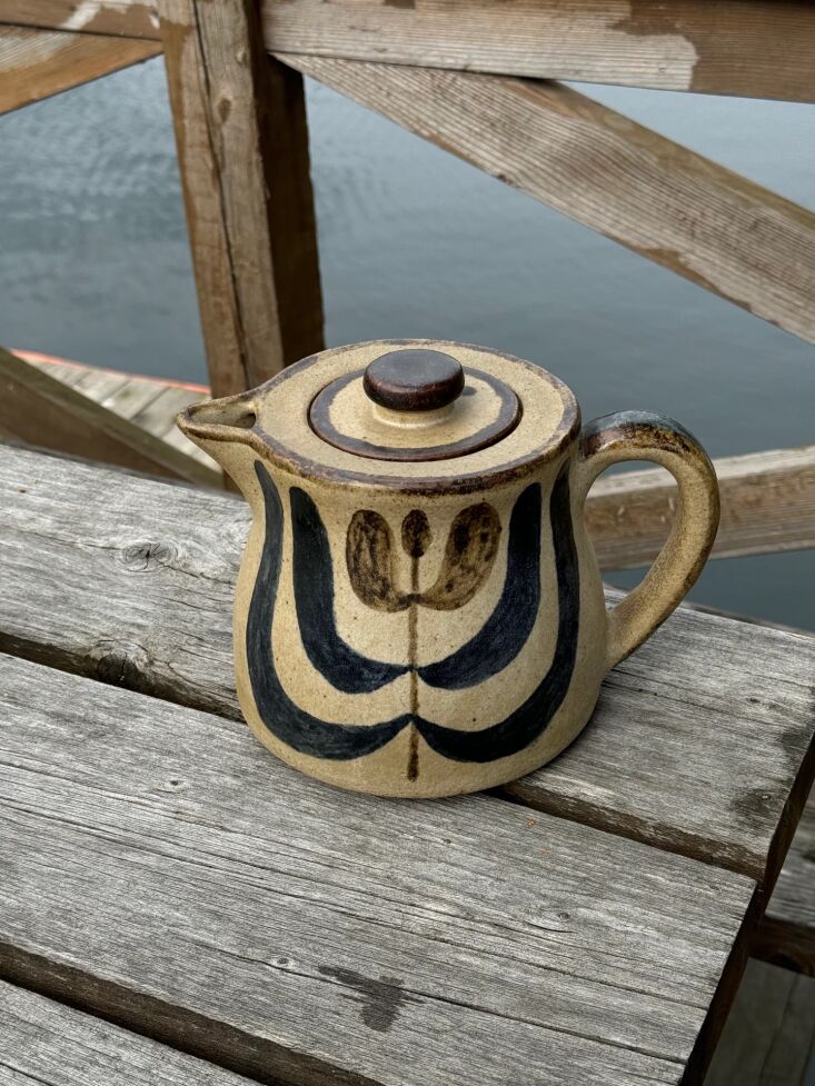 p.s. if sybil had a tea pot, it might look like this one: the vintage soholm la 34