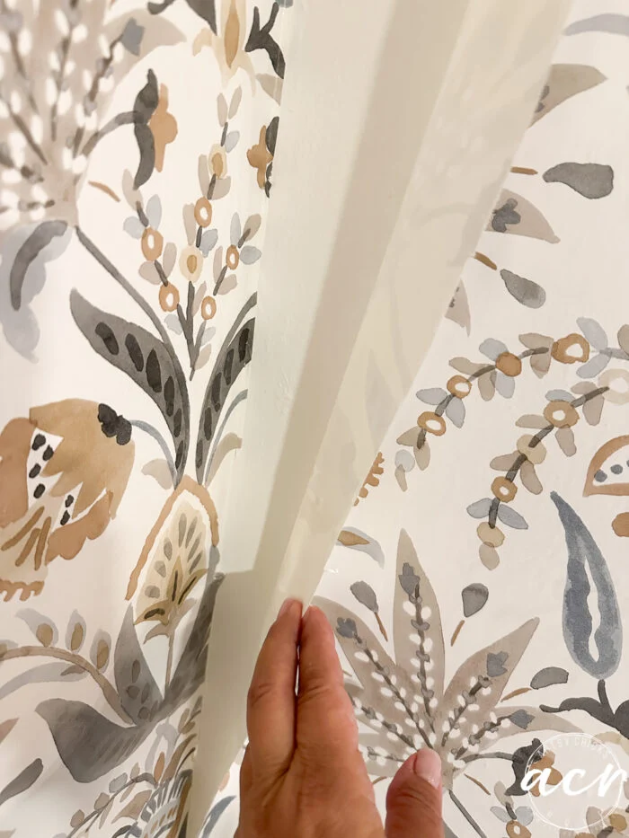 hanging prepasted strippable wallpaper artsy chicks rule 16 showing how to wallpaper corner