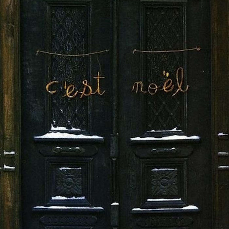 In Praise of Inexpensive DIY Outdoor Holiday Decorations