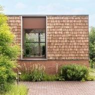 hand cleft oak shingles cloak wellbeing centre in hertfordshire by okra 16 van laethem architecten's garden studio