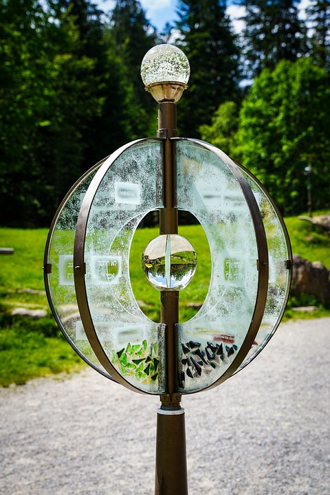 The Glene’s Breath: Where Light Weaves Hush into Roof and Bone