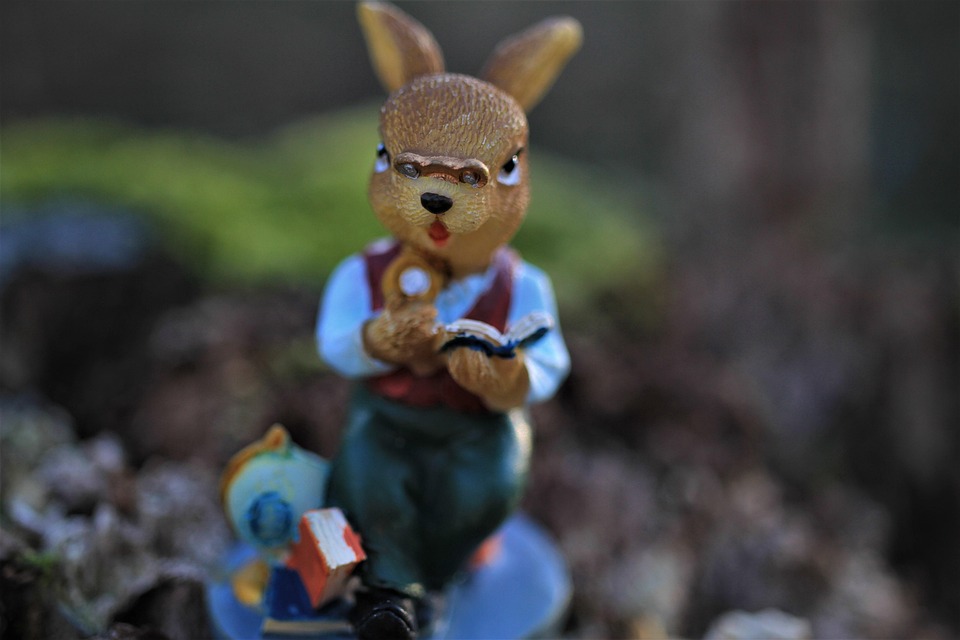 Eco How-To: From Fallen Giants, Crafting Chairs of Quiet Repose