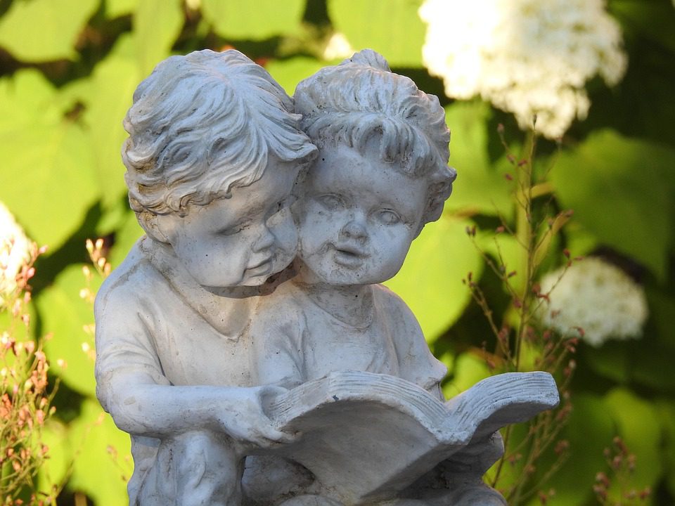 (Interconnected grace, imperceptible yet binding)