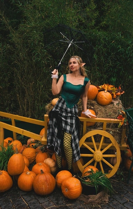 —Bark-Textured Mantels Where Greenwood Leaves Breathe