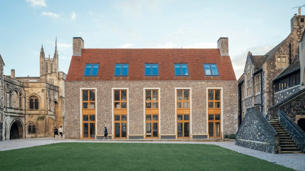 A handsome compact efficient building says commenter