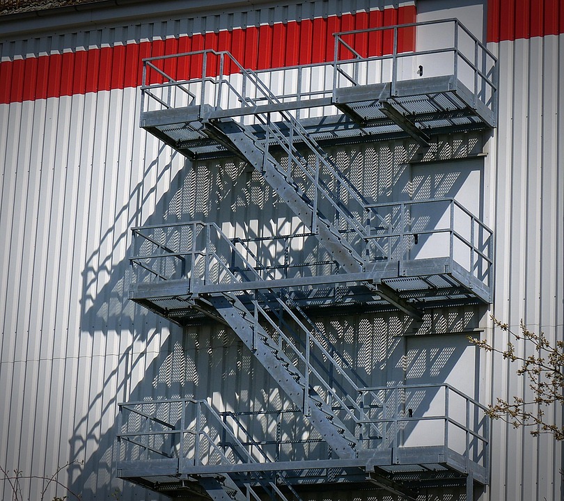 (Seasonal metaphors meet timeless landscapes)