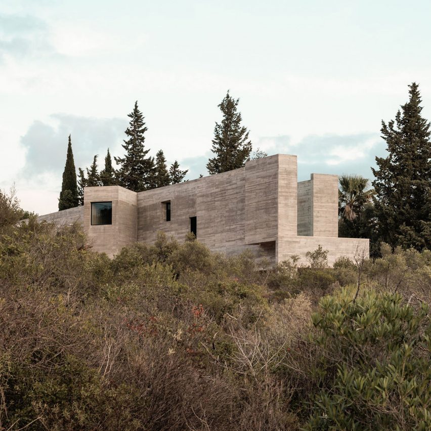 frame house in portugal by pedro domingos arquitectos