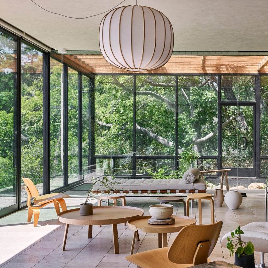 glass ridge house by owiu