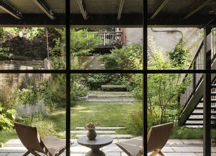 farris describes designing the garden as a process of “sculpting the edges” to draw the eye outwards. “there