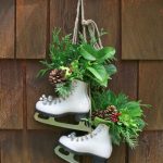 How to Make a Vintage-Inspired Skate Christmas Swag How to Make a Vintage-Inspired Skate Christmas Swag