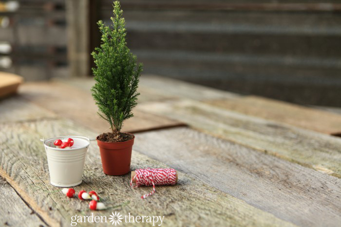 how to make a miniature christmas tree