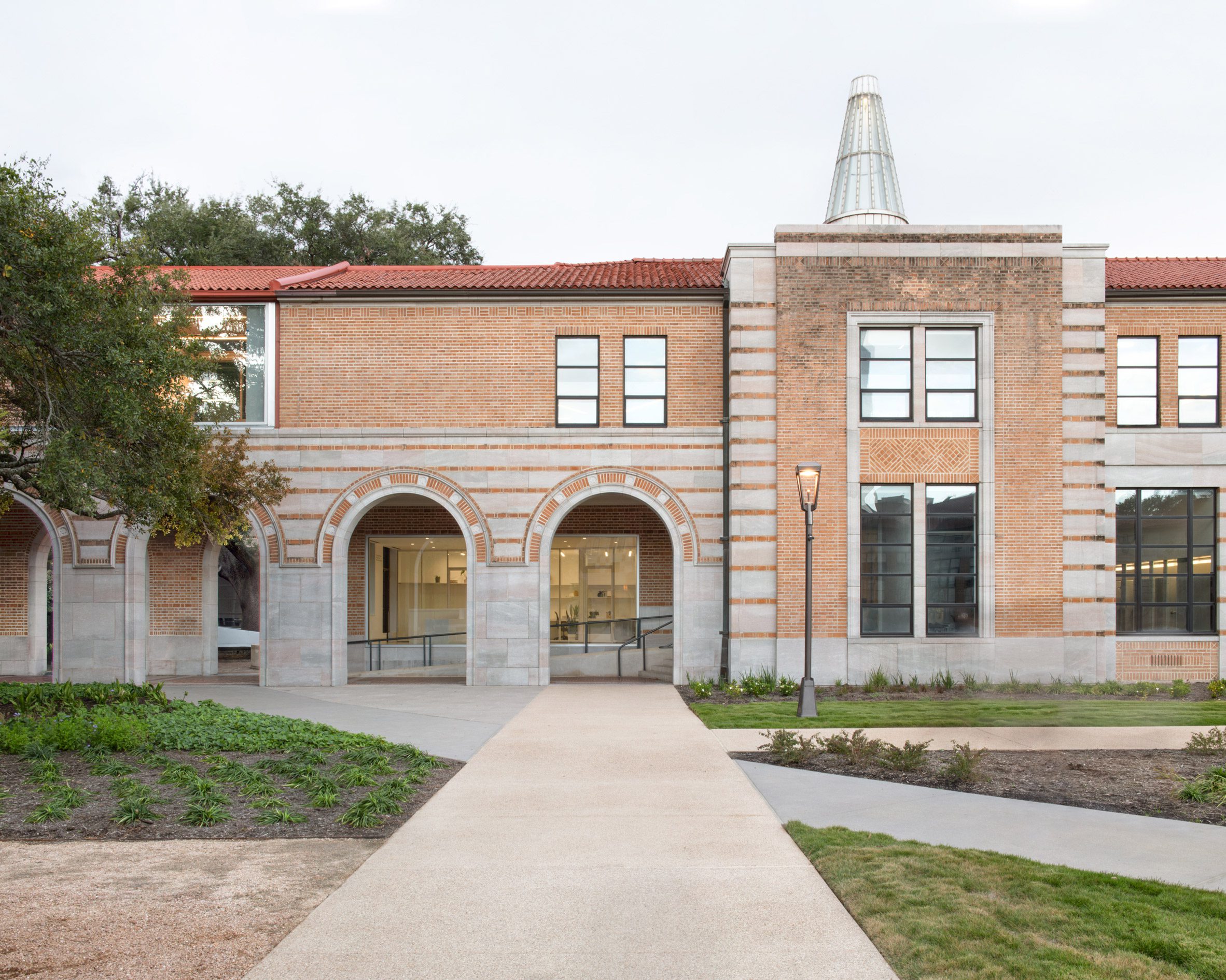 kwong von glinow-designed building