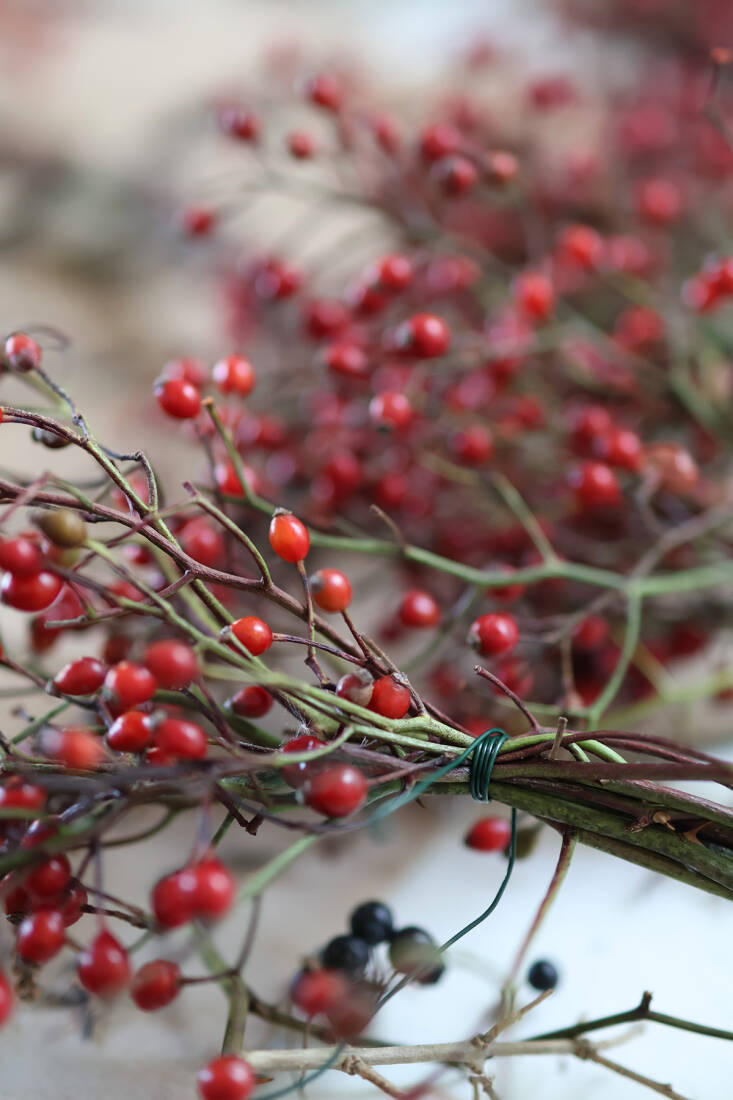 a diy wreath made from foraged greenery and berries 1 diy wreath made