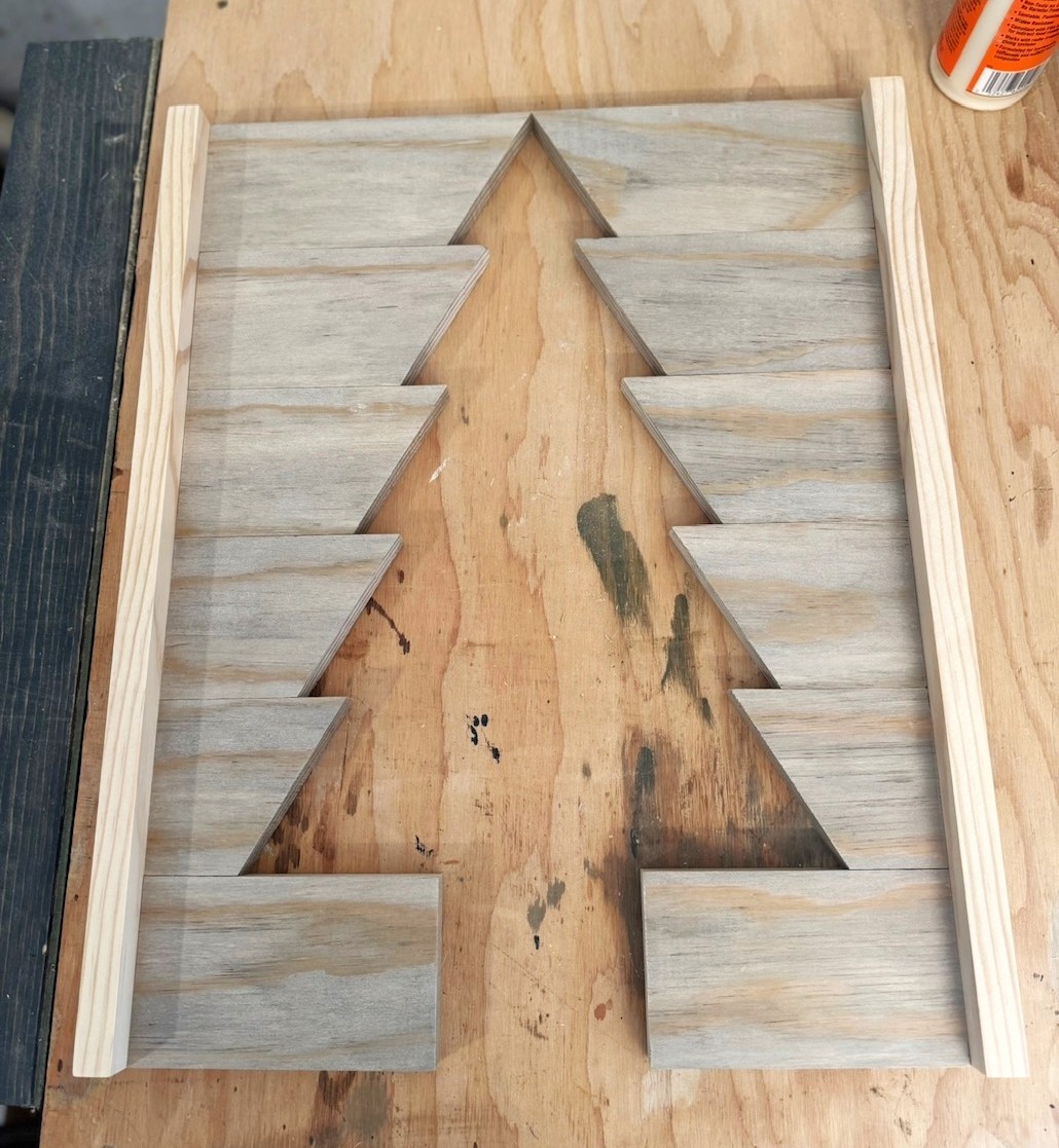 easy 1x4 christmas tree tray – free diy plans 21 nail