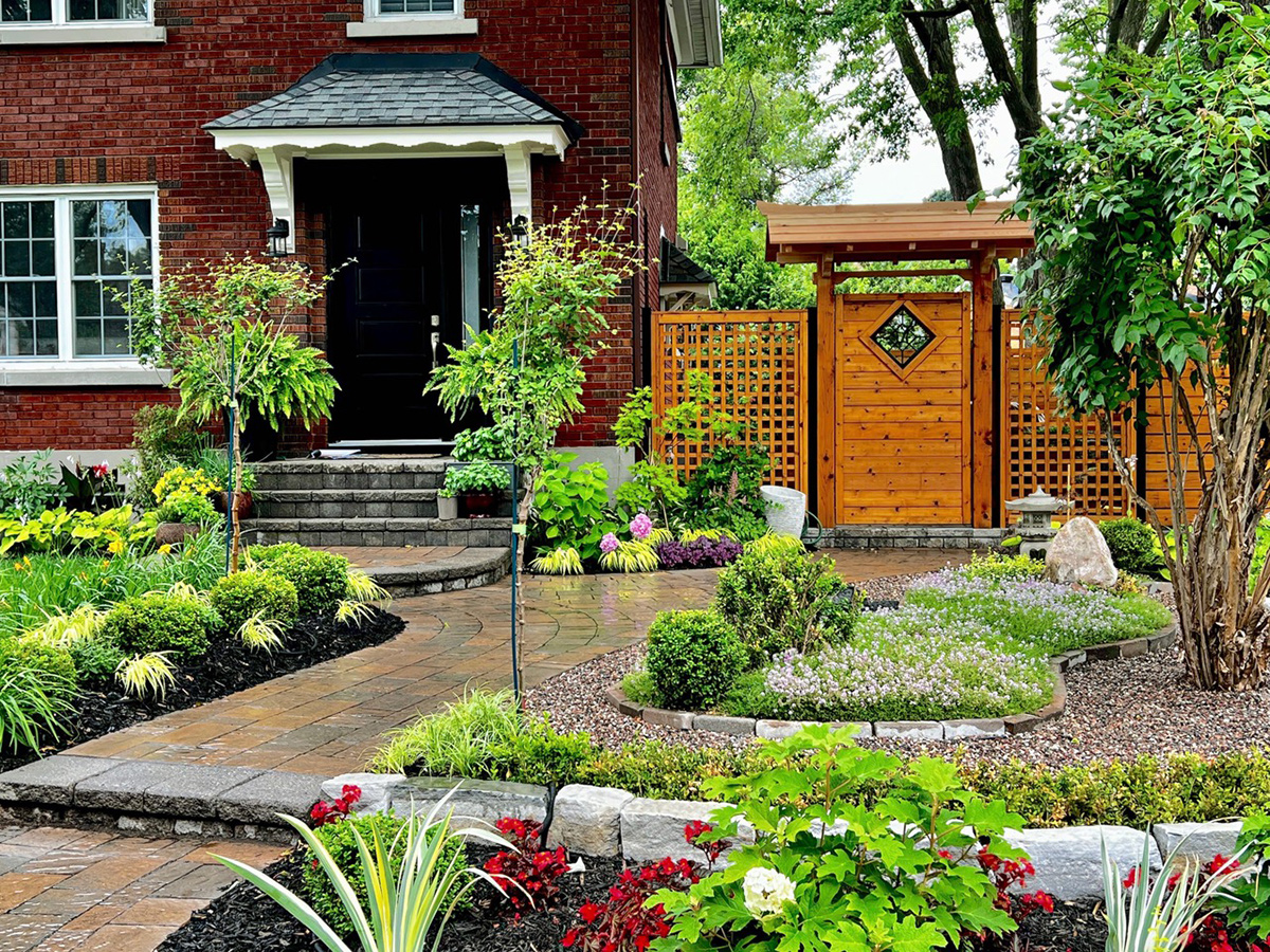 finished front garden with large gate
