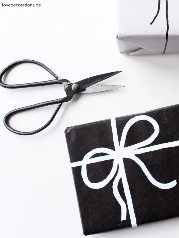 33 diy gift wrap ideas for the holidays - 15 diy gift wrap