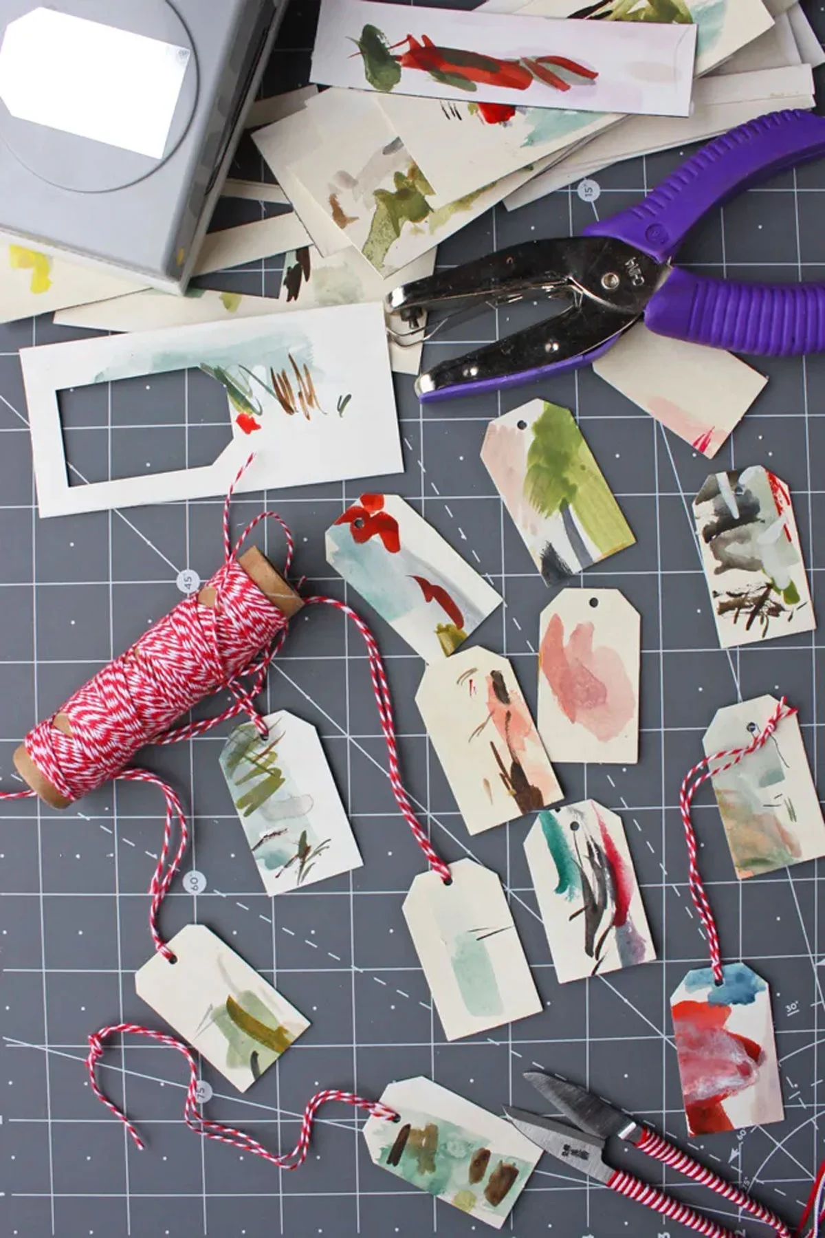 33 diy gift wrap ideas for the holidays - 28 diy gift wrap