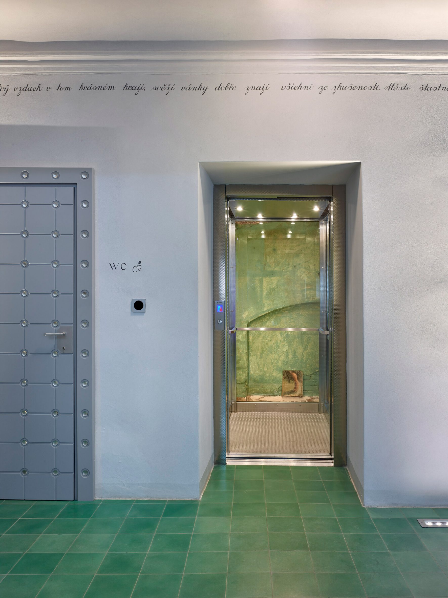 elevator of renaissance building in czechia