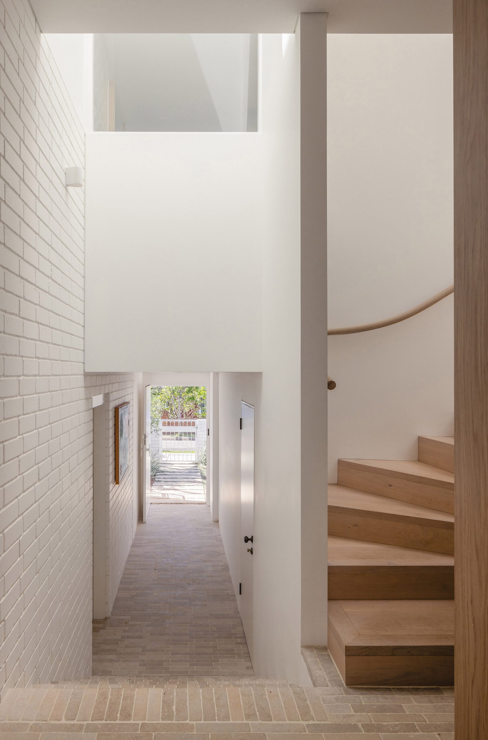 moon house in sydney, australia by james garvan architecture