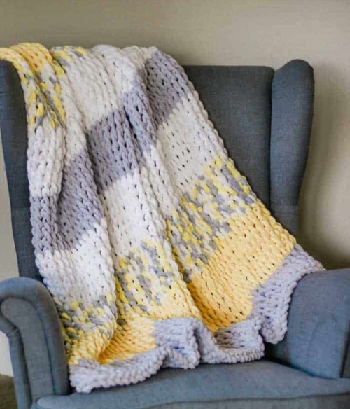 finger knit blanket