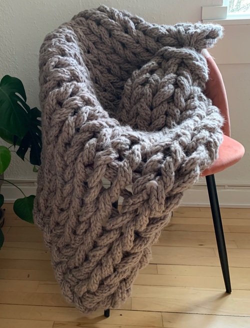 finger knit blanket