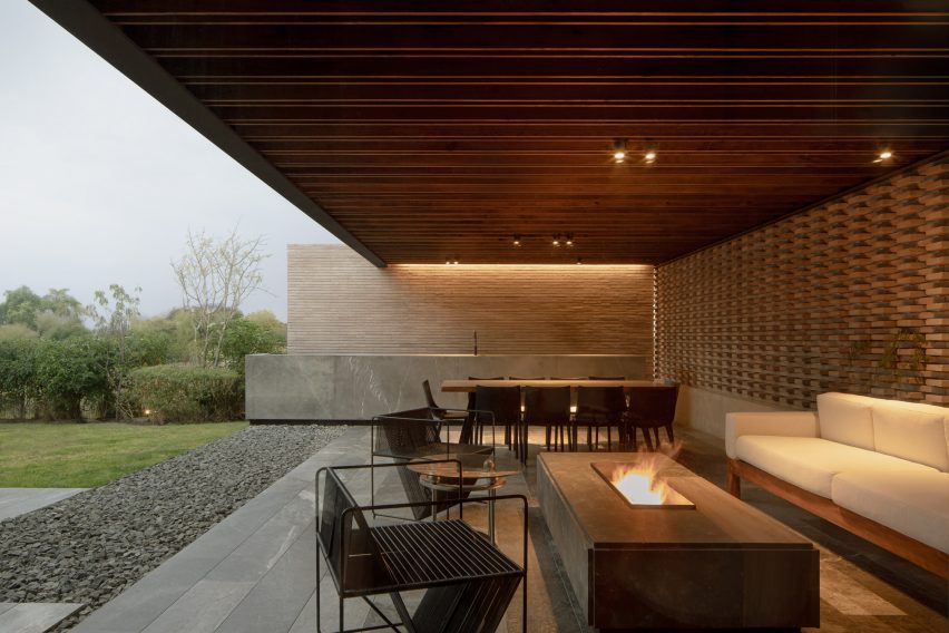 capuchinas house by laboratorio de arquitectura