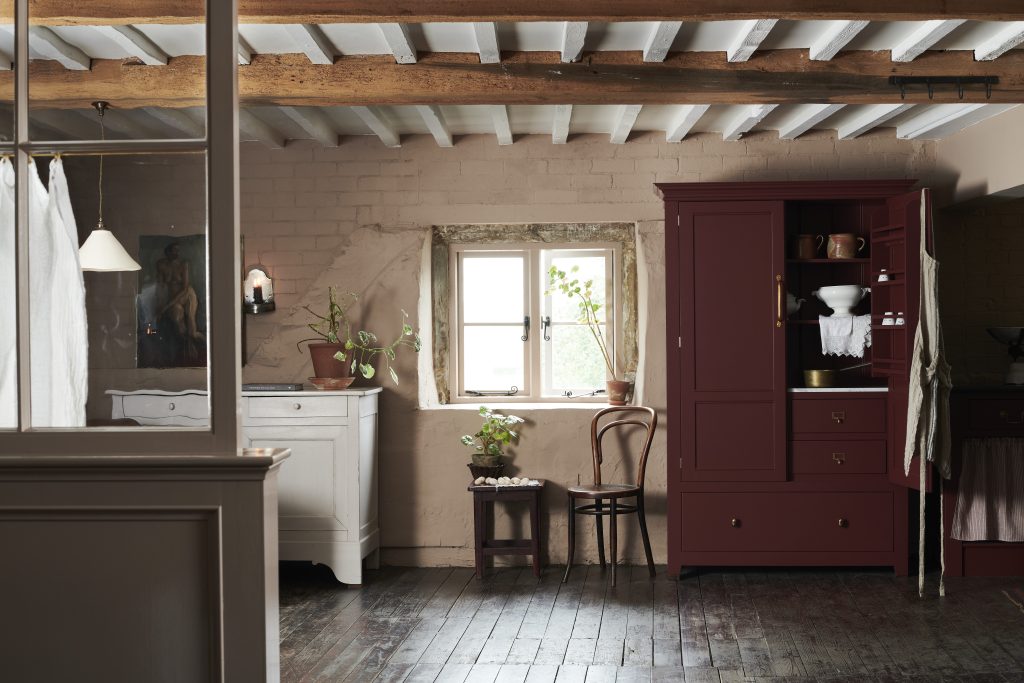 Kitchen of the Week: Burgundy Meets Blush in the English Countryside