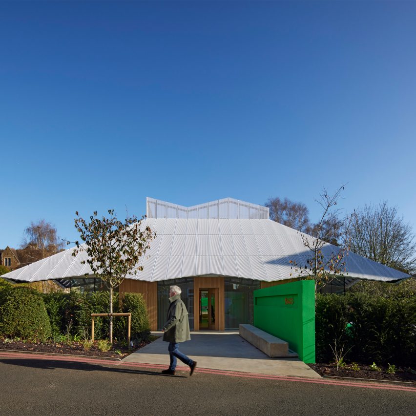 Stephen Marshall Architects tops Maggie's Northampton with angular metal roof