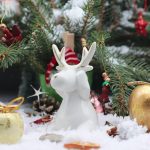 A meditative act of weaving crimson maples — symbols of cyclical release — into dusk champagne candles, when breath fogs the vignette like a winter bride in a mixing glass of ice and embers. A meditative act of weaving crimson maples — symbols of cyclical release — into dusk champagne candles, when breath fogs the vignette like a winter bride in a mixing glass of ice and embers.