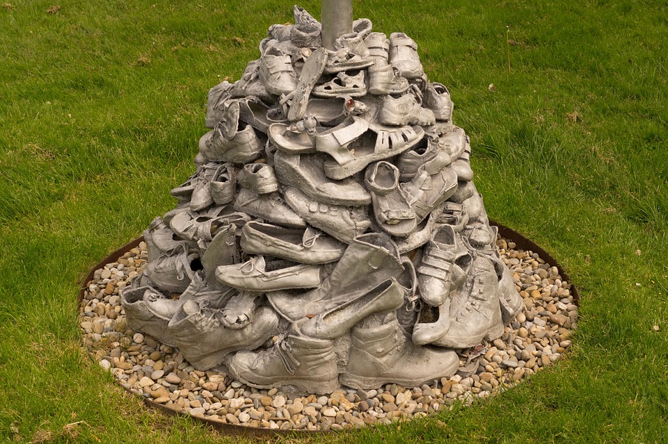 Best Of: Knitting Scarves From Willow Bark And Bone