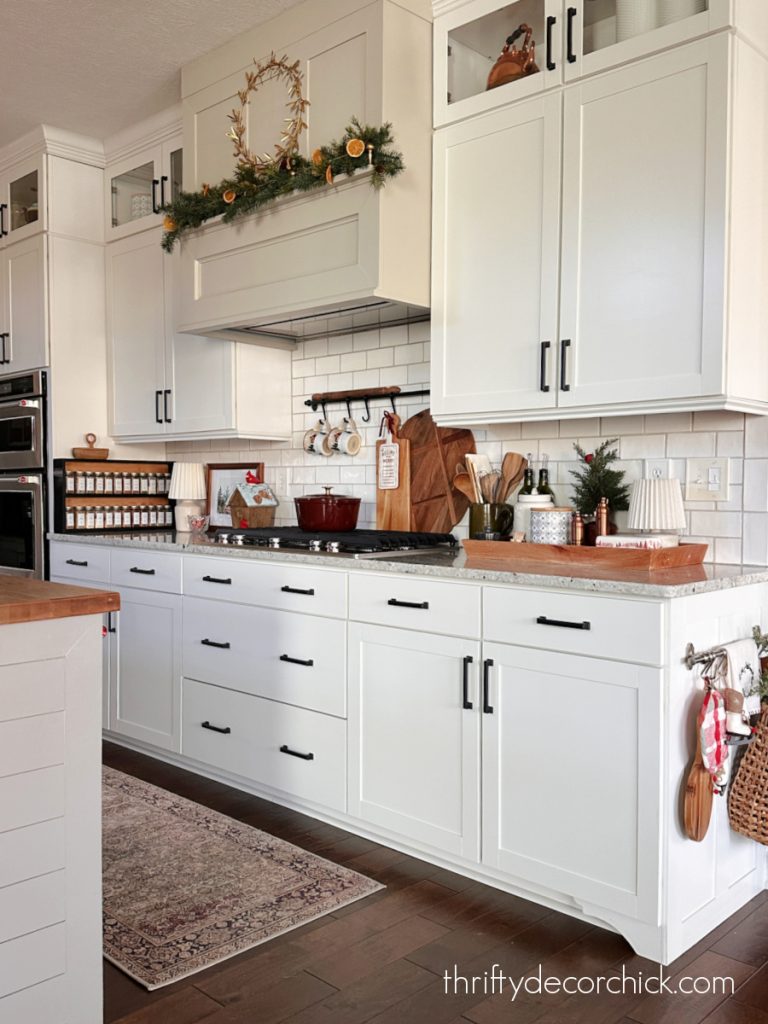 Kitchen and Dining Room Tours With Simple Christmas Touches | Thrifty Decor Chick