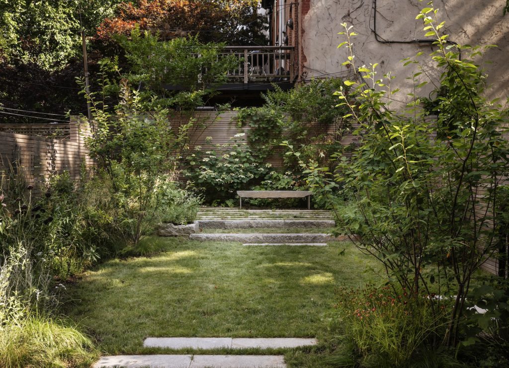 A Secret Garden in Clinton Hill, Brooklyn, by Julie Farris of XS Space