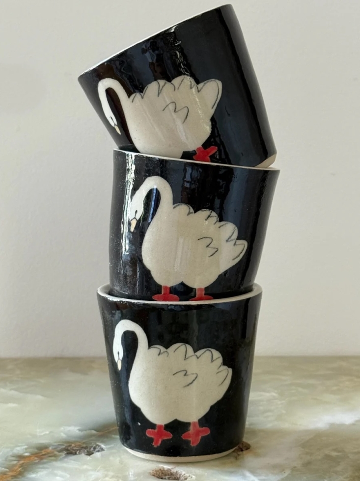 cap beauty x ali hewson swan mug 21