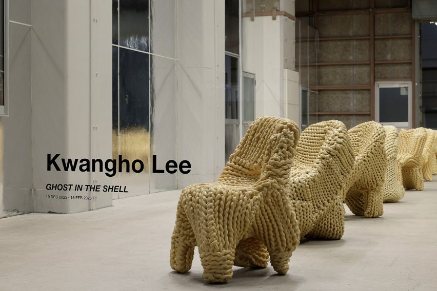 window showing lee's ghost in the shell