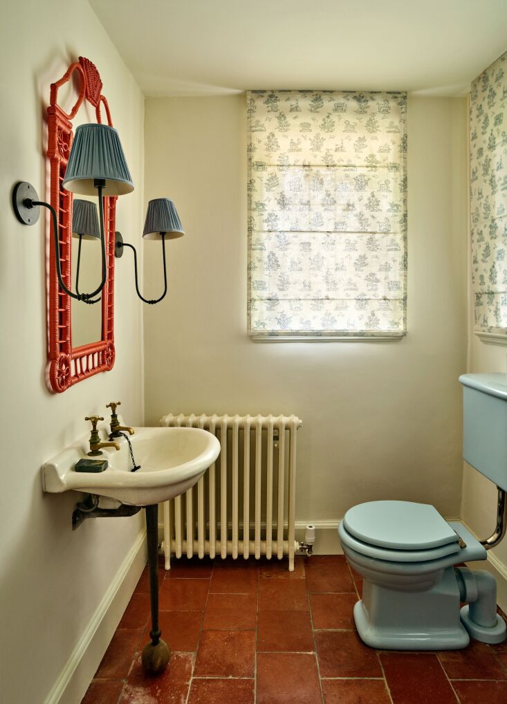 studio hollond/phoebe hollond in a sussex, grade ii listed house bathroom. 19