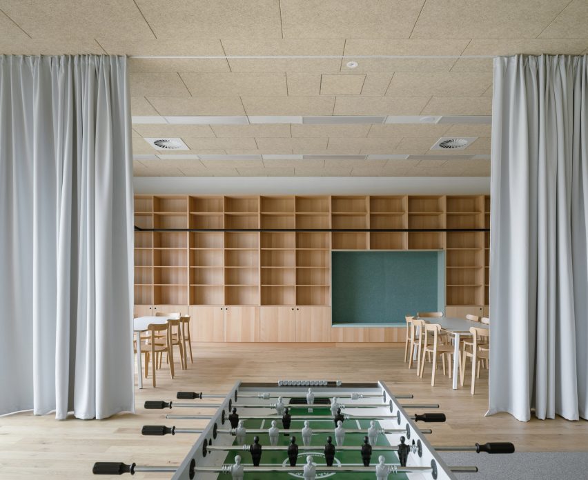 interior of vida elementary school by ova