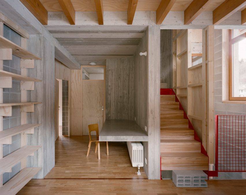 first floor desk in casa bm by errant architetture