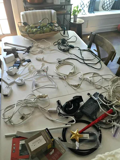 my top five tips that make decluttering much easier | thrifty decor chick 7 sorting like items on table