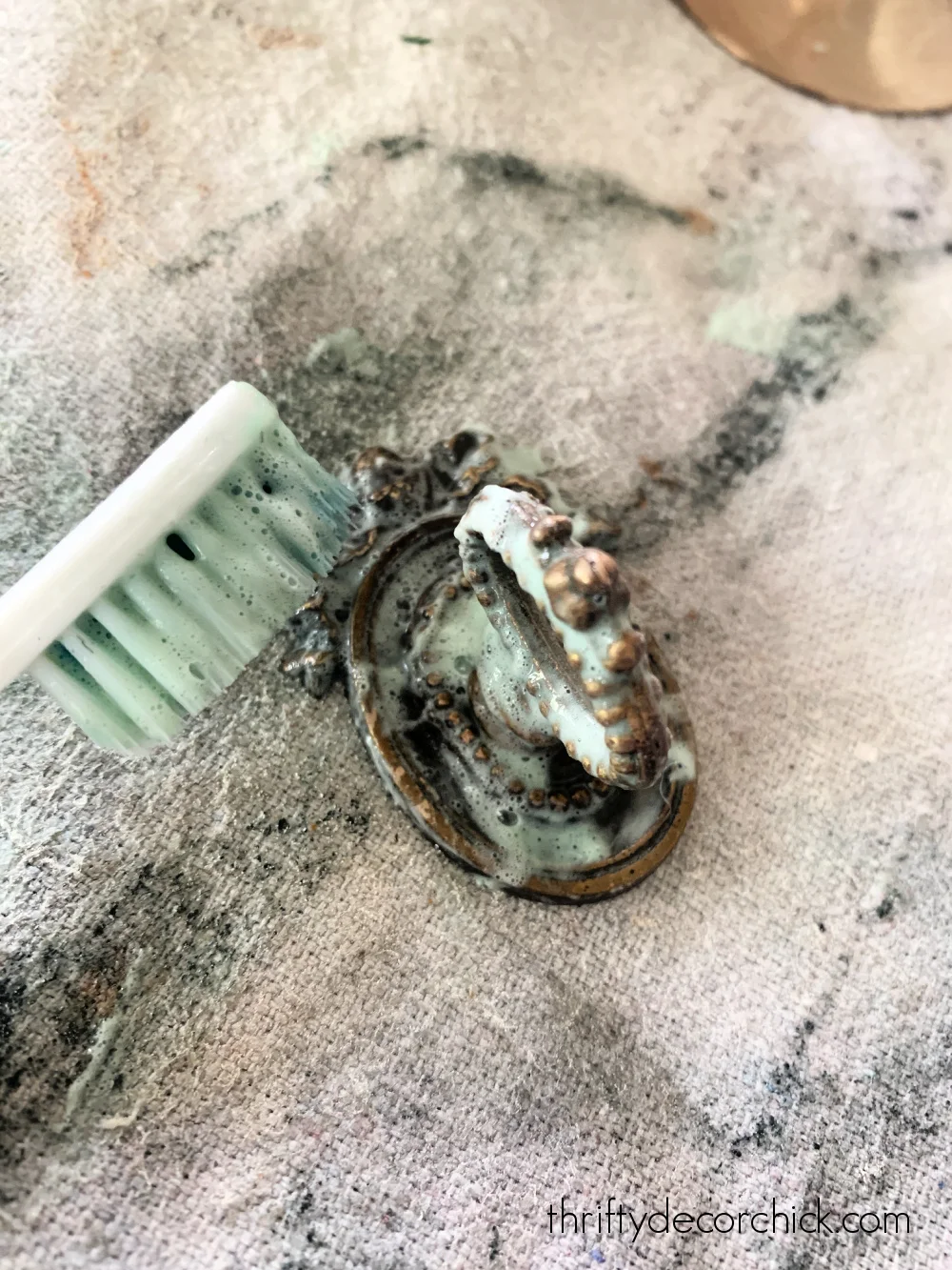 best methods to easily restore brass decor {and make it shine} | thrifty decor chick 7 how to remove tarnish from brass