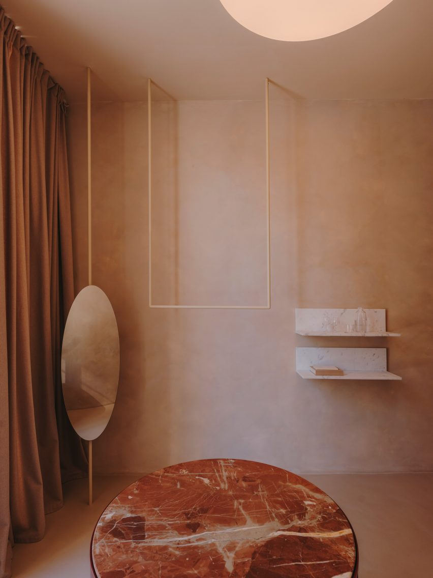 barre studio plantea