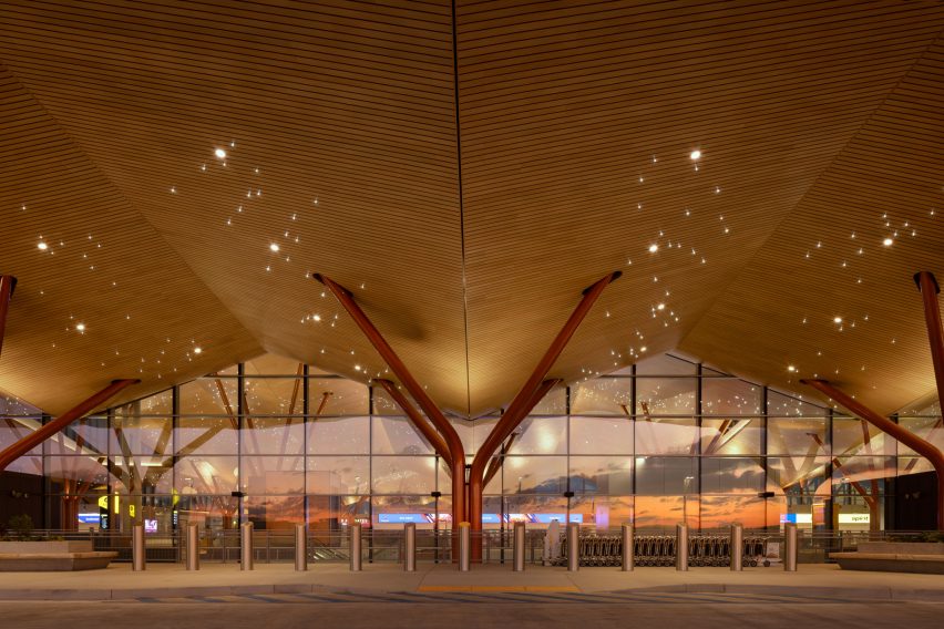 pittsburgh international airport architecture