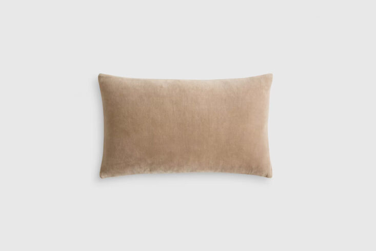 classic cotton velvet pillow cover from quince 10