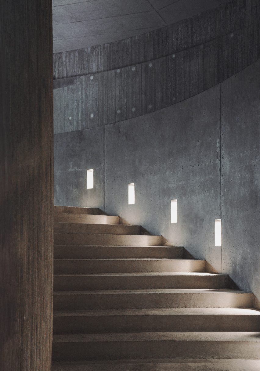 interior view of the mountain chamber by erdegard arkitekter